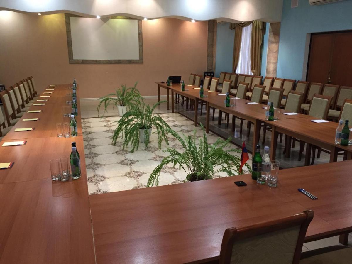 Vayk Hotel المظهر الخارجي الصورة